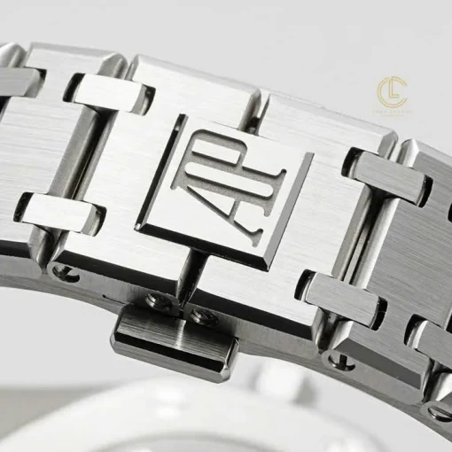Audemars Piguet Royal Oak "Jumbo" Extra-Thin 16202ST.OO.1240ST.01 Blue Dial Steel - VIP Version